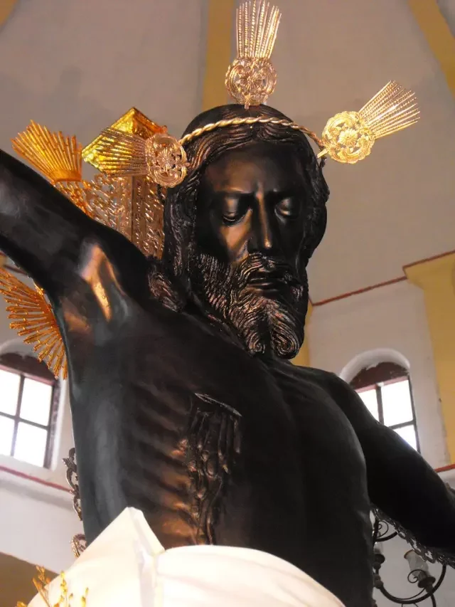 LA LEYENDA DEL CRISTO NEGRO: UN SÍMBOLO DE FE Y MISTERIO