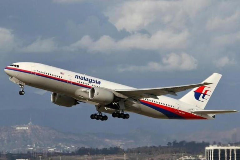 CAPTAN SEÑAL DEL VUELO DE MALAYSIA AIRLINES DESAPARECIDO HACE 10 AÑOS.